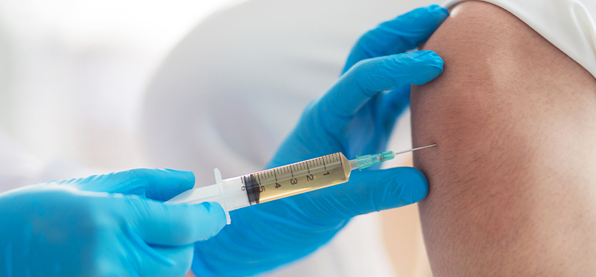 patient receiving Advanced Joint Pain Relief injection to relieve ankle pain